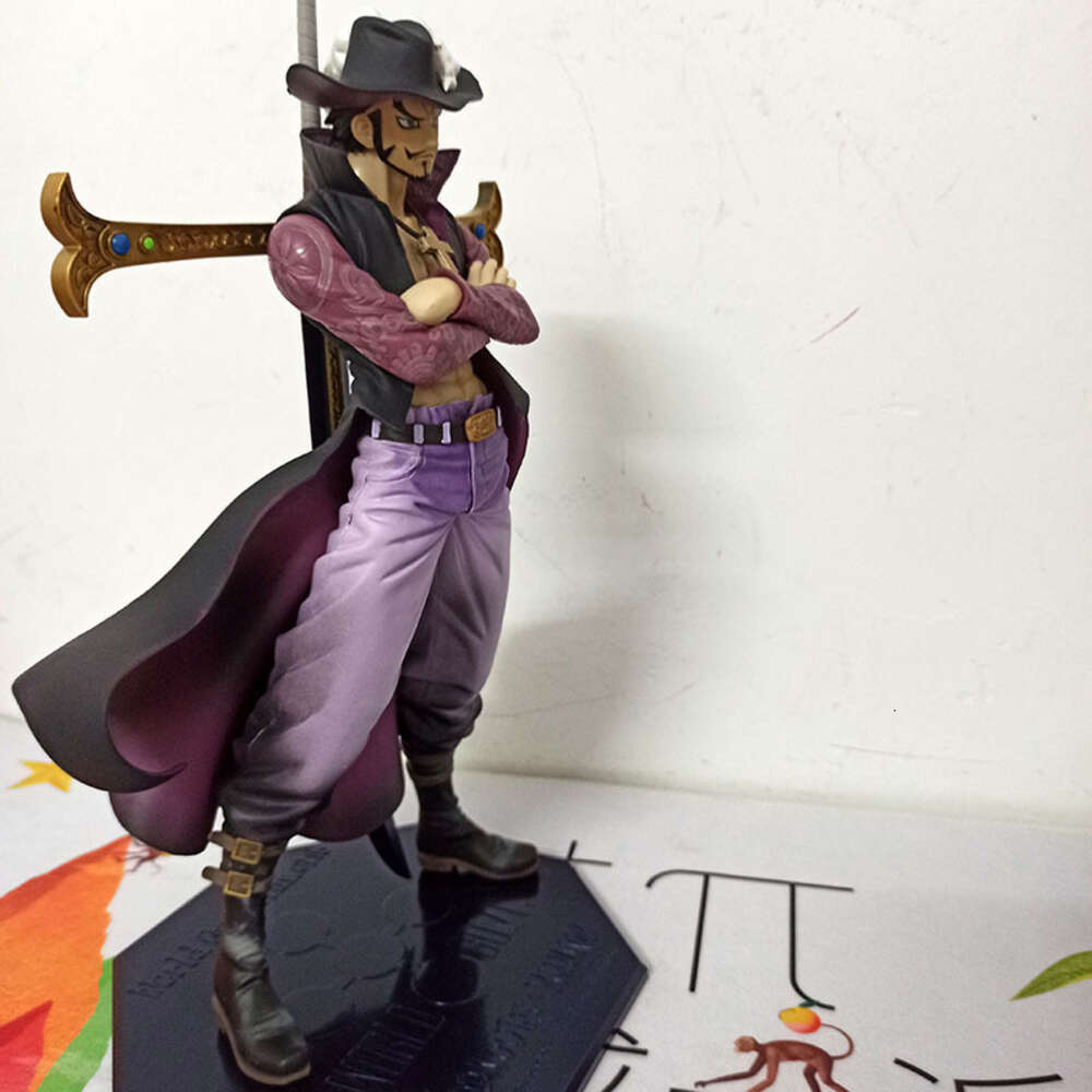 Mascot Costumes Anime Figure One Piece Mihawk Dracule Action Figure Model Toy Collection Doll 23cm Joint Movable Creative Present for Friends