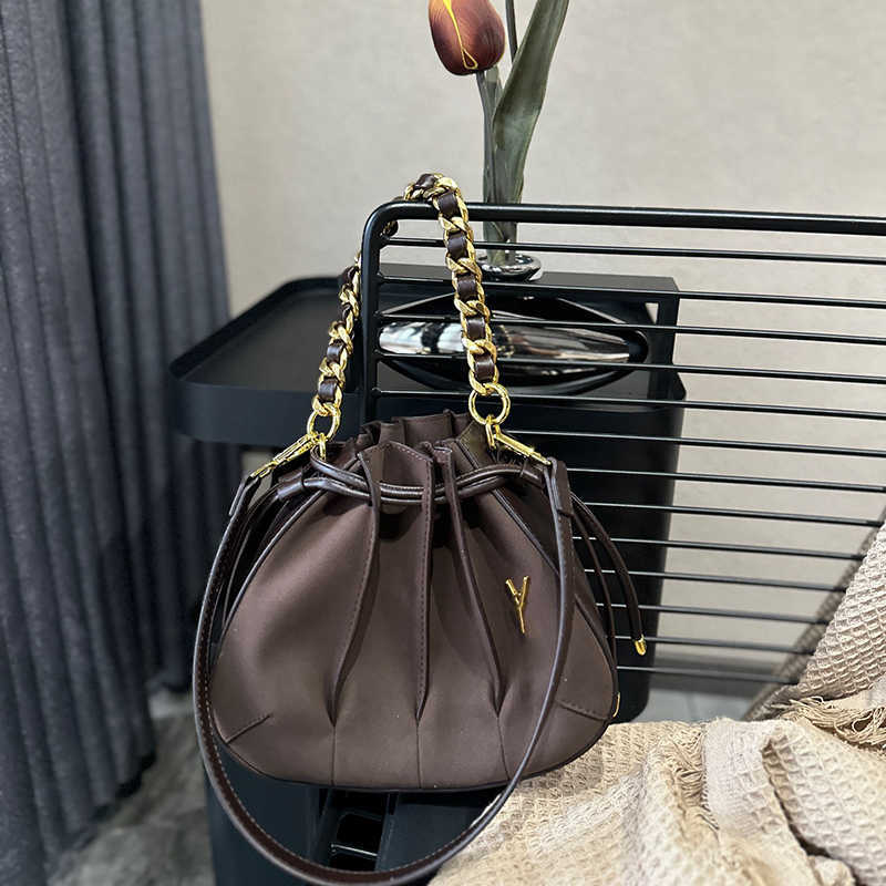 Chain Buckle Bag Handle Knight Handbags Vintage Womens Bag Desigenr Purses Lady Brown Drawstring Shoulder Bags 231012