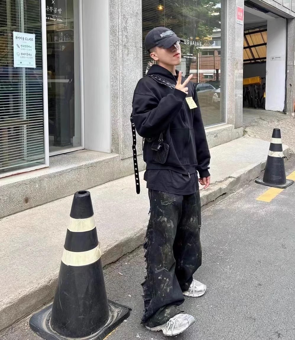 Original bale Washed Loose Dyed Torn Dirty Jeans Graffiti Torn Holes Jeans Distressed High Street Casual Jeans Loose Men Hiphop Jeans