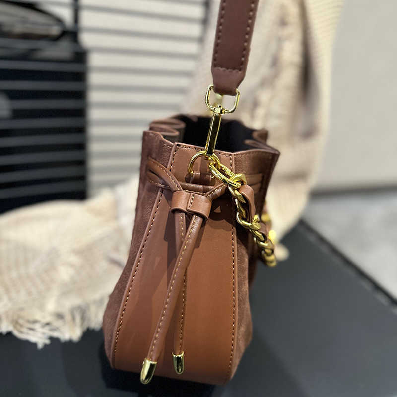 Chain Buckle Bag Handle Knight Handbags Vintage Womens Bag Desigenr Purses Lady Brown Drawstring Shoulder Bags 231012