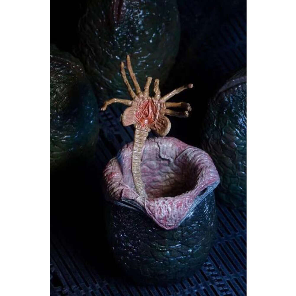 Mascot Costumes Aliens Figure Bishop Queen Attack Alien Pvc Action Figures Collectible Model Toys Joint Movable Doll Bookshelf Ornament Gift