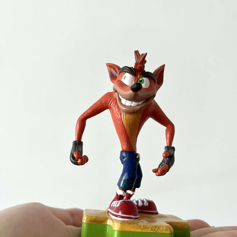 Mascot Costumes Totaku Crash Bandicoot Figure Ornament Accessories Tabletop Decoration Doll 10cm Bookshelf Ornament Present for Friends