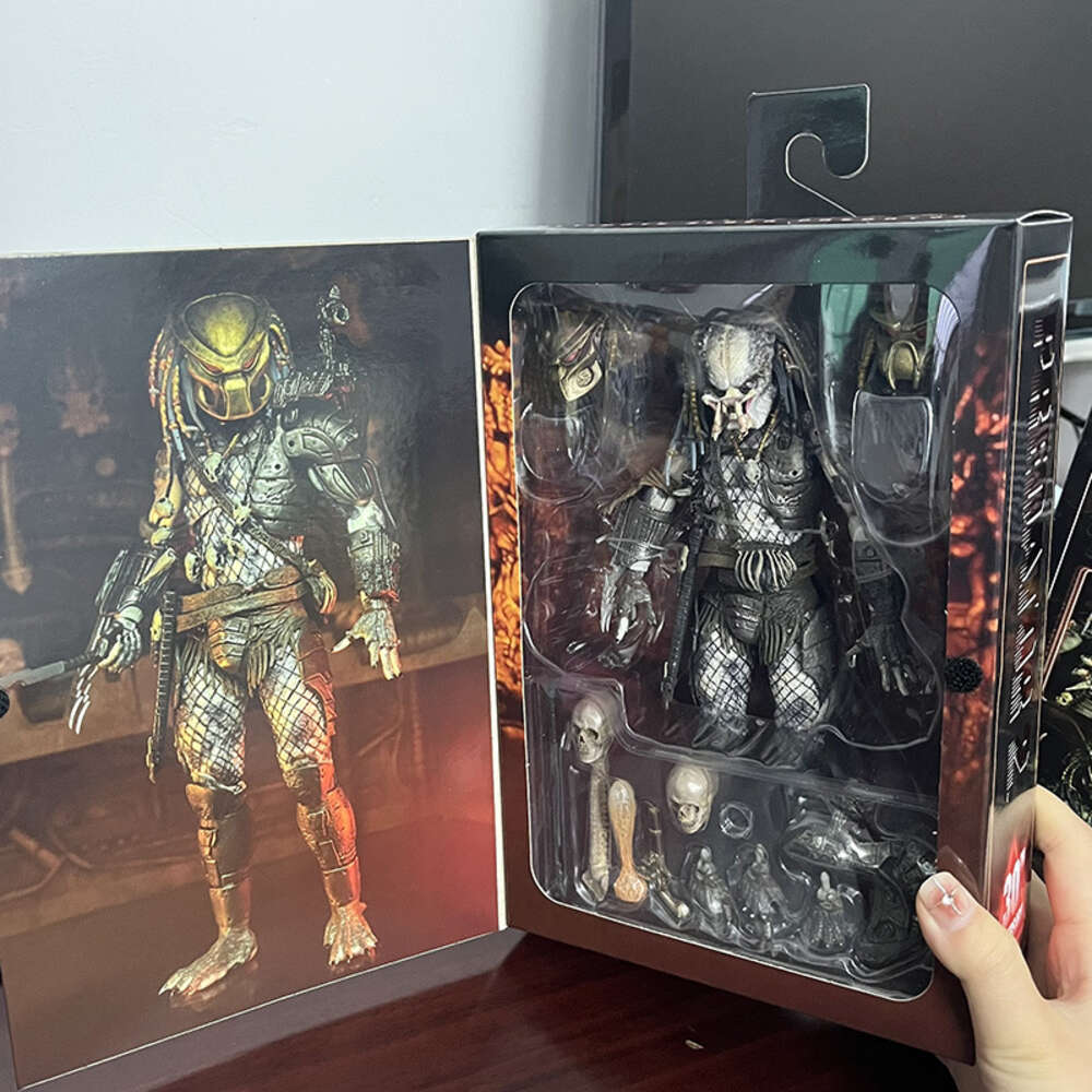Mascot Costumes Original Neca Ultimate Elder Predator Action Figure Model Toys Joint Movable Horror Doll Christmas Present for Children