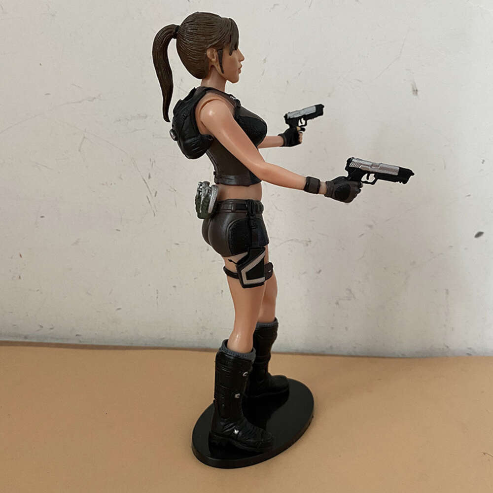 Mascot Costumes Neca Figure Tomb Raider Underworld Lara Croft Action Figure Model Toys 18cm Bookshelf Ornament Christmas Present for Children