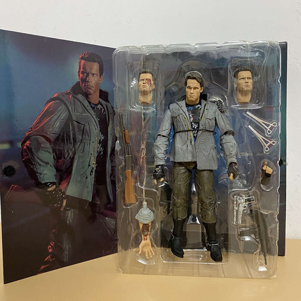 Mascot Costumes Neca Figure Terminator T-800 Figure Judgment Day Arnold Schwarzenegger Action Figure Model Toys Joint Movable Doll Gift for Kids
