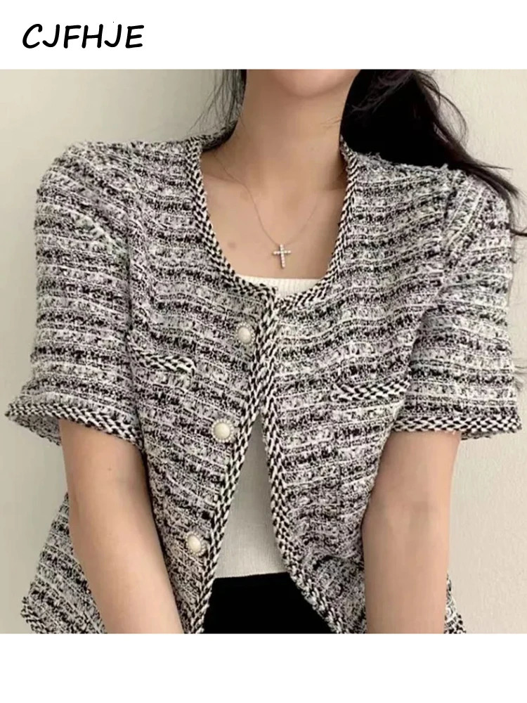 Women's Jackets CJFHJE Korean Chic Oneck Double Pockets Coat Women Summer Pearl Button Breasted Loose Short Sleeve Tweed Jacket 231011