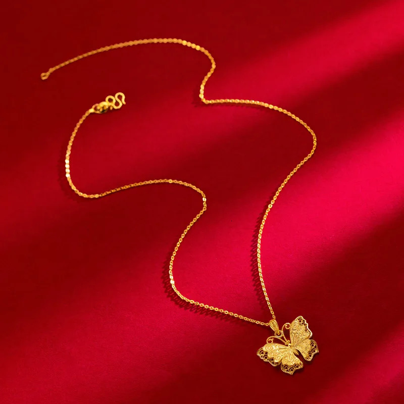 Pendant Necklaces Real 18K Gold Hollow Butterfly Necklace Lavicle Chain for Women Bride Pure 999 Chains Fine Jewelry Gifts 231012