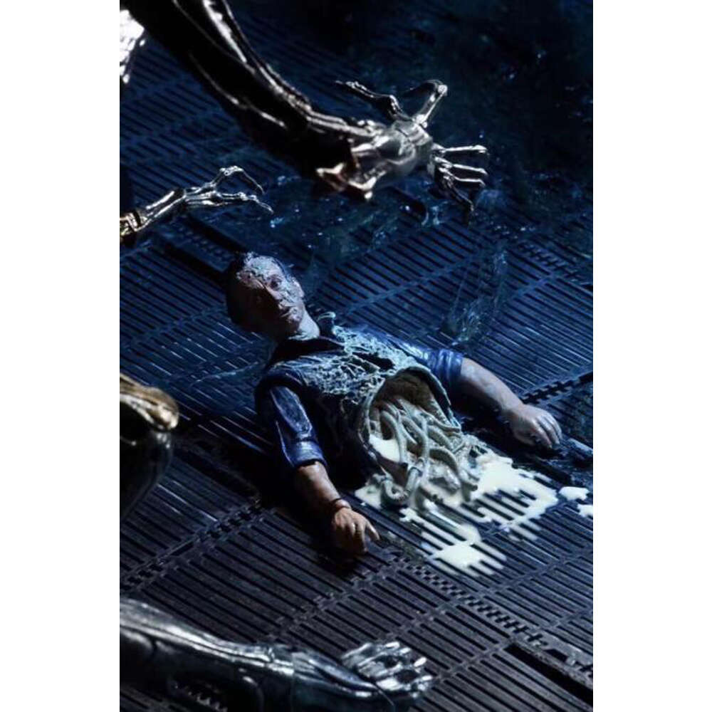 Mascot Costumes Aliens Figure Bishop Queen Attack Alien Pvc Action Figures Collectible Model Toys Joint Movable Doll Bookshelf Ornament Gift