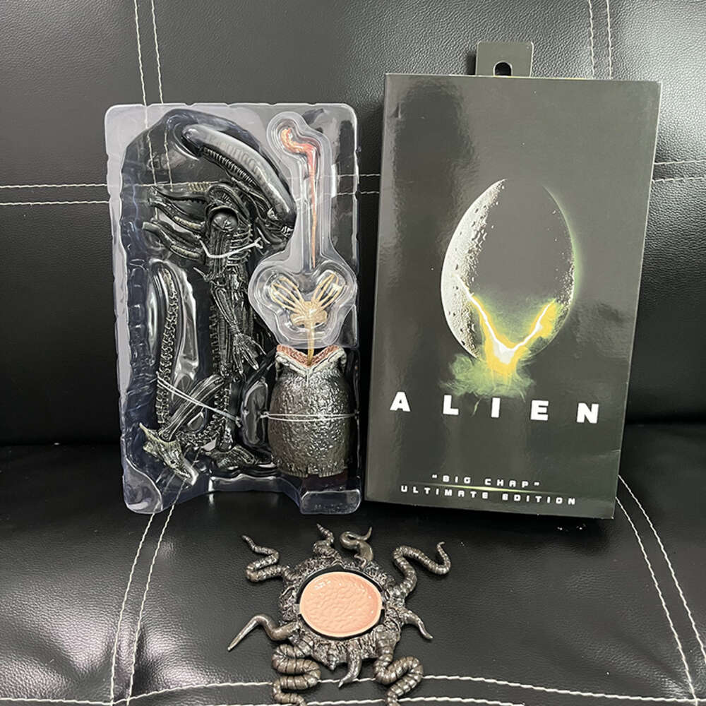Mascot Costumes Neca Figure Big Chap Alien Action Figure Ultimate 40th Anniversary Egg Faceher Alien Figurine Model Toys 22cm Desk Decoration