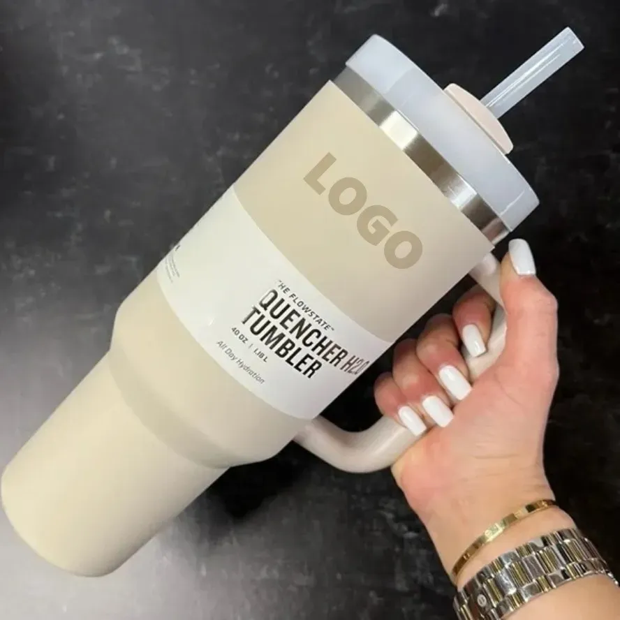 Dune With Logo Quencher H2.0 40oz Stainless Steel Tumblers Cups with Silicone handle Lid And Straw 2nd Generation Car mugs Keep Drinking Cold Water Bottles 1012