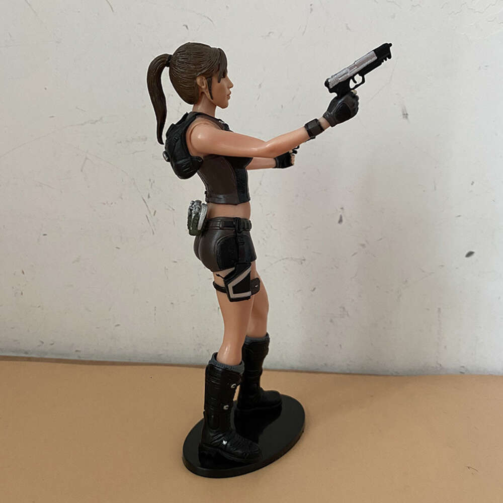 Mascot Costumes Neca Figure Tomb Raider Underworld Lara Croft Action Figure Model Toys 18cm Bookshelf Ornament Christmas Present for Children