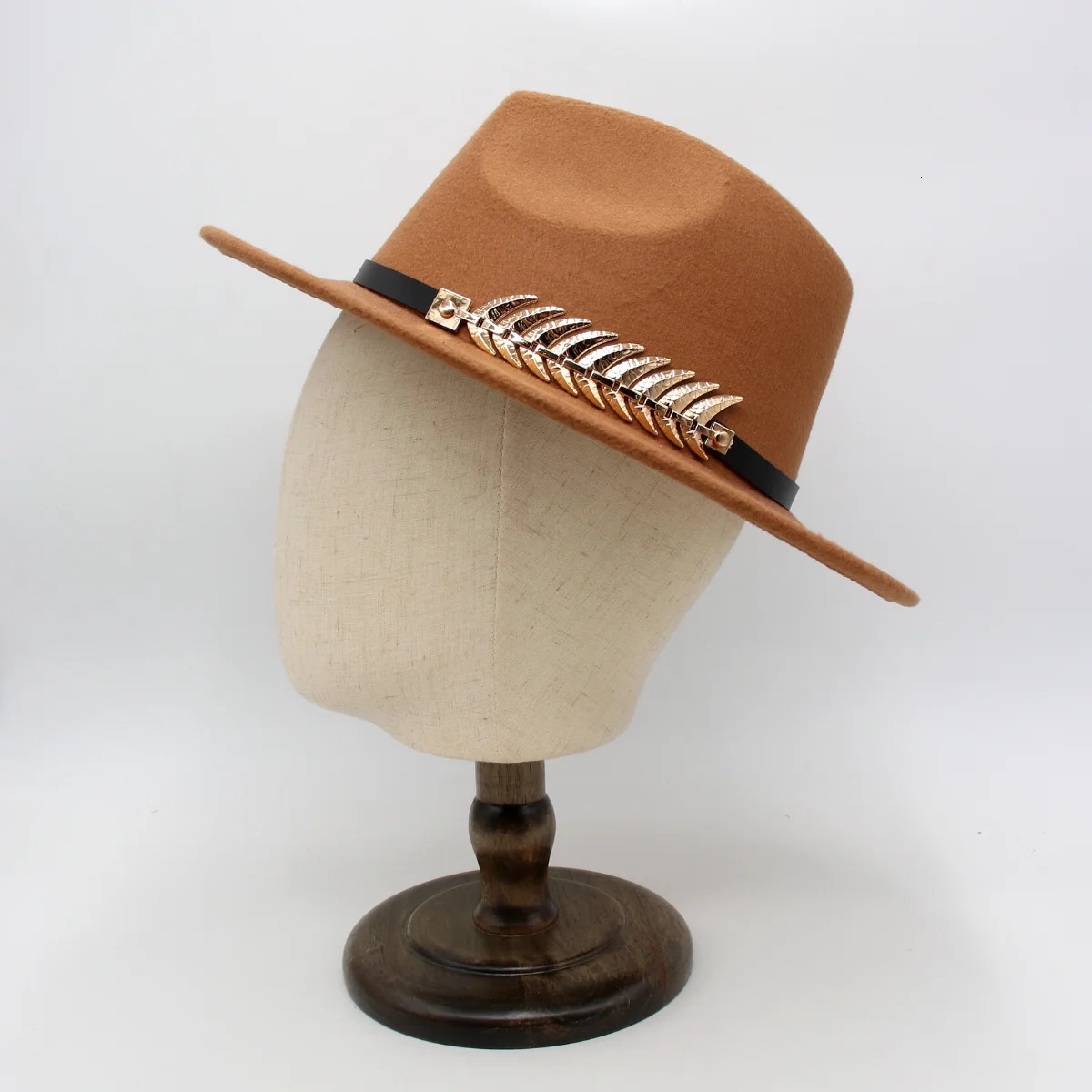 Wide Brim Hats Bucket Alloy Fish Bone Belt Decor Felt Hat British Flat Women Fedora Casual Trilby Classic Dress For Men Retro Jazz 231012