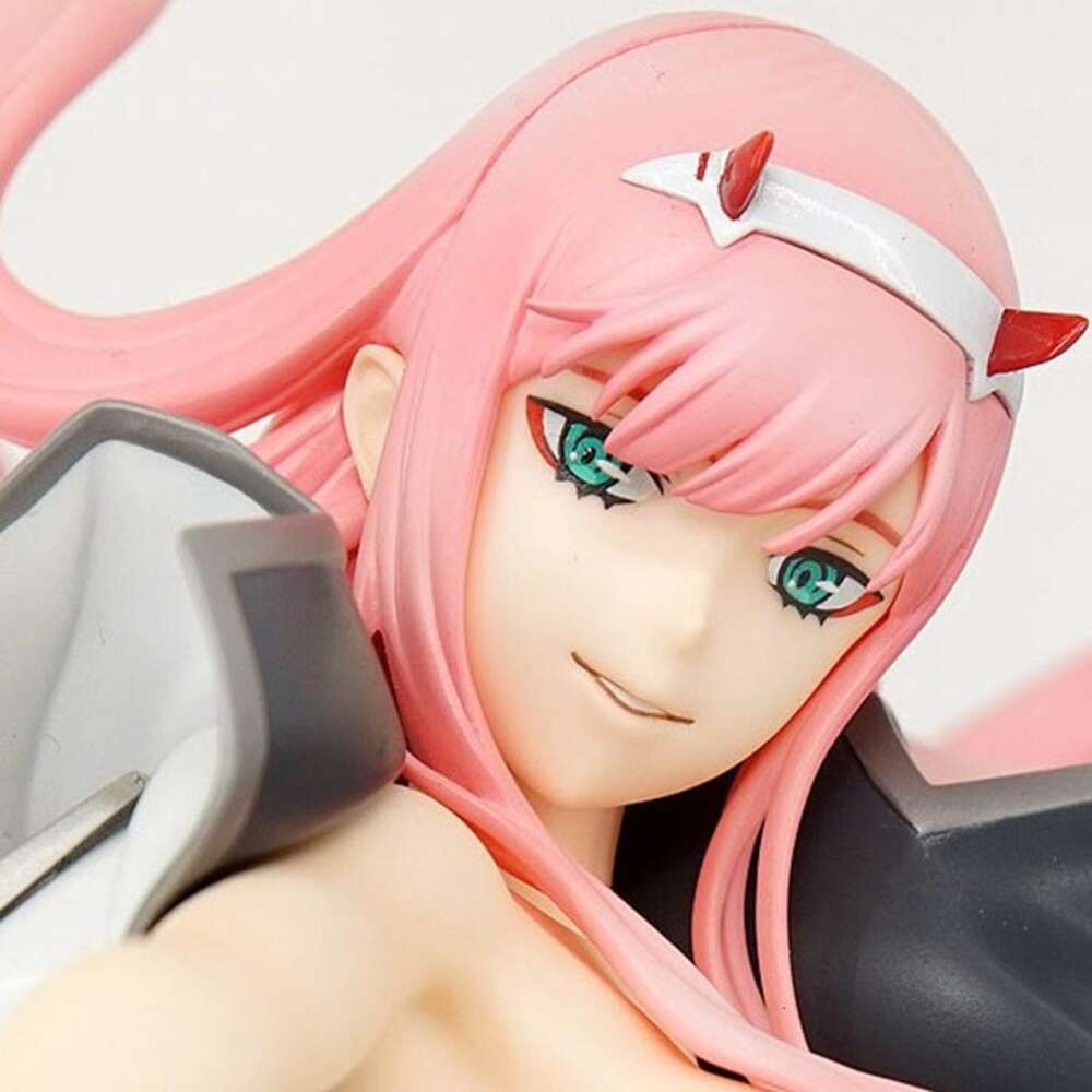 Mascot Costumes 34cm Darling in the Franxx Anime Figure 1/7 Scale Zero Two Action Figure Pvc Zero Two Figurine Adult Collection Model Toys