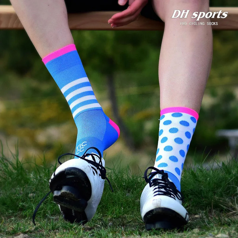 Sports Socks DH SPORTS Professional Cycling Protect Feet Breathable Wicking Sock Outdoor Road Bike Nylon Bicycle Accessories 231012
