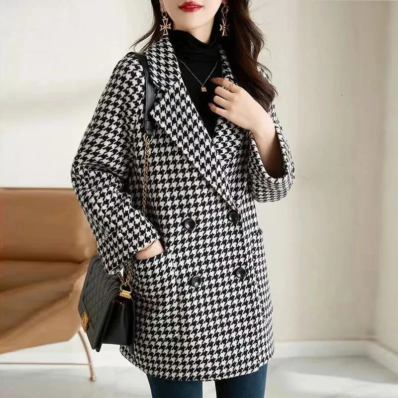 Women's Wool Blends Autumn And Winter Jackets Clothing Plaid Woolen Coats SingleBreasted Loose Overcoat Elegant Female Korean Outerwear 231012