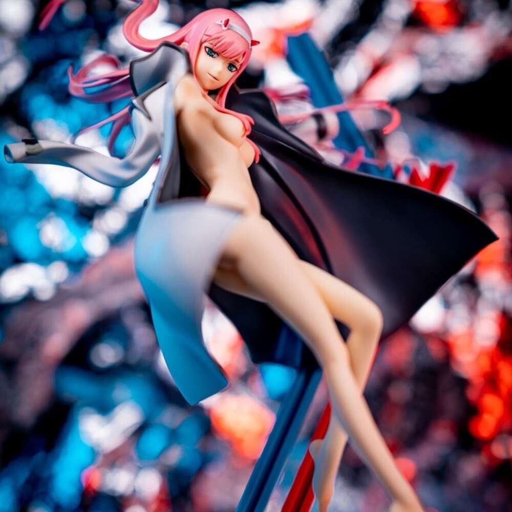 Mascot Costumes 34cm Darling in the Franxx Anime Figure 1/7 Scale Zero Two Action Figure Pvc Zero Two Figurine Adult Collection Model Toys