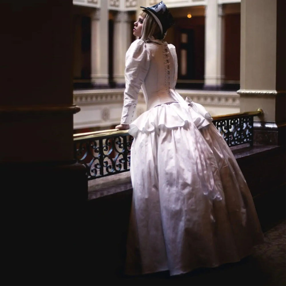Retro Victoria Ball Gown Wedding Dresses Square Neck Long Sleeve Masquerade Bridal Dress Ruffles Tiere Wedding Gowns