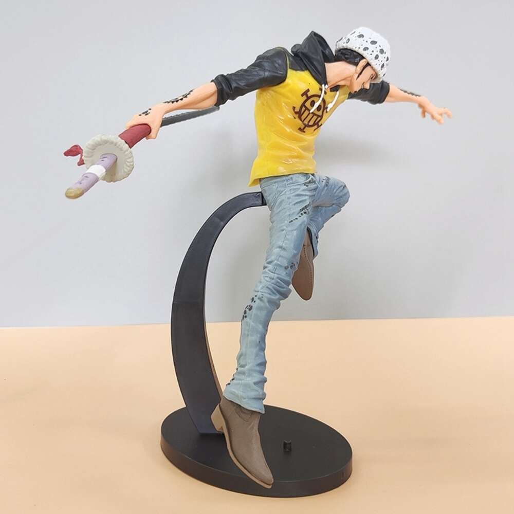 Mascot Costumes 23cm One Piece Anime Figure Trafalgar Law Action Figure Pvc Anime Peripherals Collection Model Doll Ornaments Toys Birthday Gift