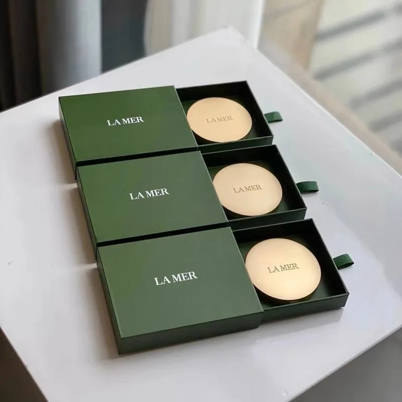 Compact Mirrors Premium Gold Travel Makeup Mirror Stainless Steel Metal Pocket Vanity 2 Sided Women Portable Folding 231013