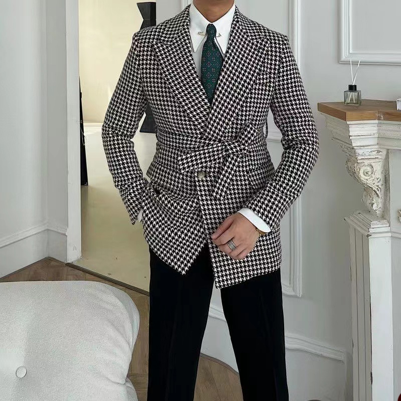 Fashion Check Plaid Men Suits Slim Fit Peaked Lapel 2 Pieces Groom Wedding Tuxedos Best Man Blazer Prom Party Costume Black Pant