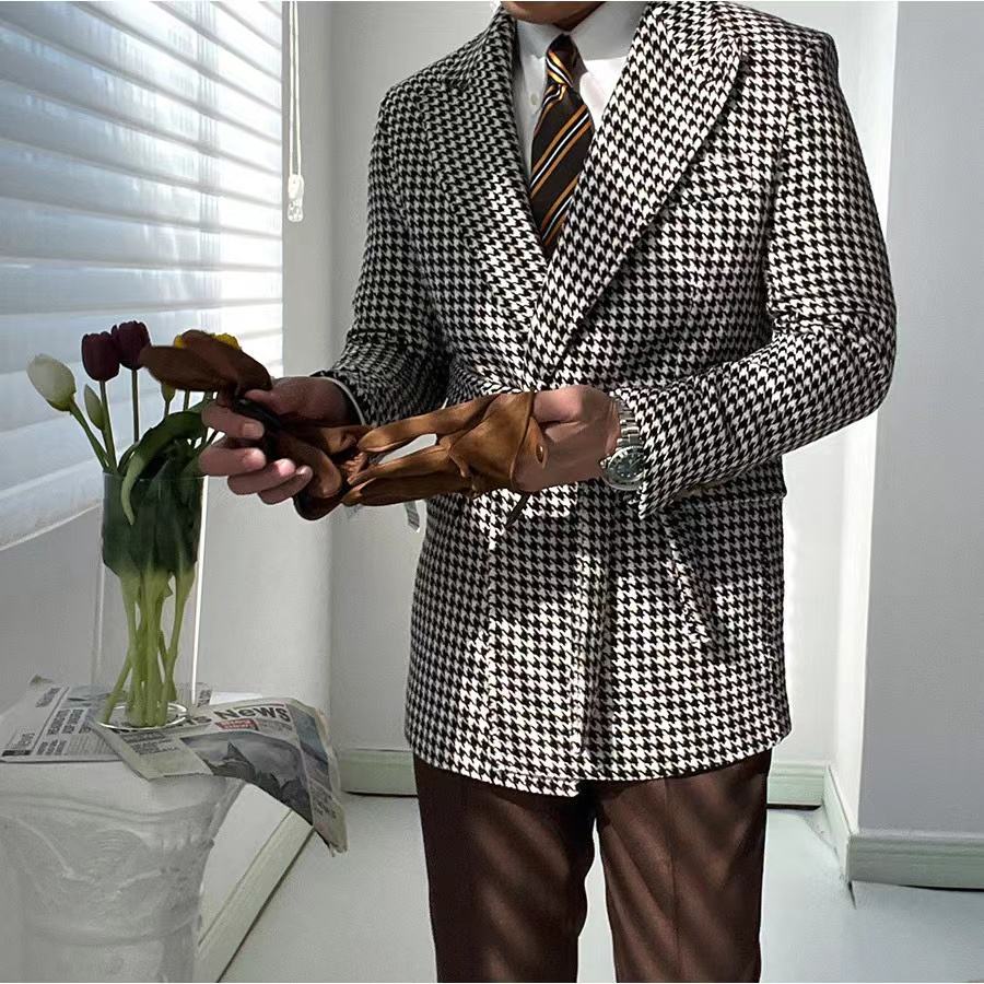 Fashion Check Plaid Men Suits Slim Fit Peaked Lapel 2 Pieces Groom Wedding Tuxedos Best Man Blazer Prom Party Costume Black Pant