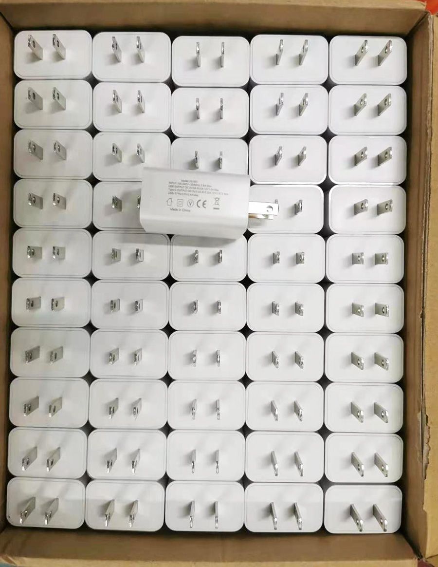 PD20W charger 5V3A European and American standard type-c QC3.0 dual fast charge adapter manufacturer charging head