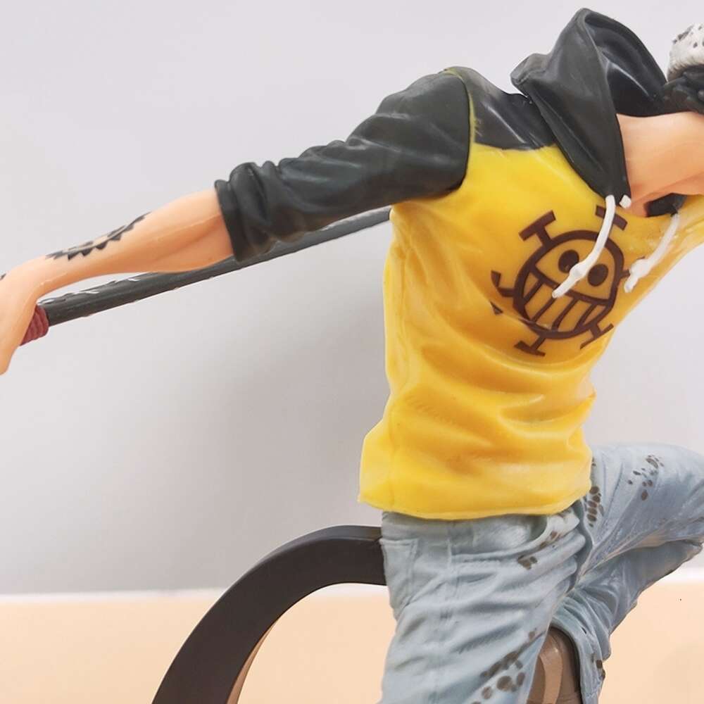 Mascot Costumes 23cm One Piece Anime Figure Trafalgar Law Action Figure Pvc Anime Peripherals Collection Model Doll Ornaments Toys Birthday Gift