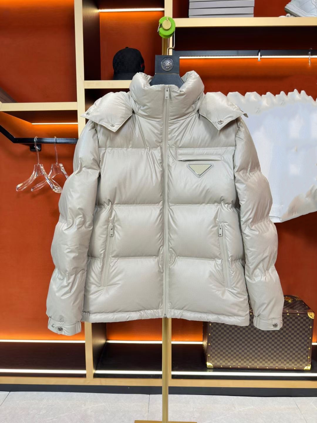 Brand-name coat men's down jacket winter warm cotton-padded coat luxury ladies fluffy coat windbreaker couple thickened warm coat Canada snow suit.-a99