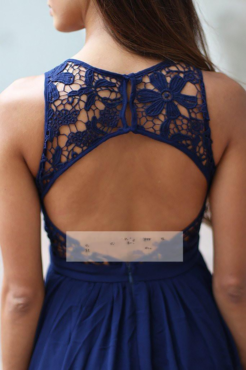 2023 Empire Country Navy Blue Bridesmaid Dresses Jewel Neck Lace Top Chiffon Illusion Backless Floor Length Long Wedding Guest Gowns Custom