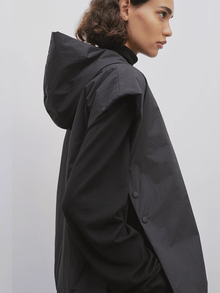 The Ro*Women's Hooded Sleeveless Jacket Zippered Cropped Top