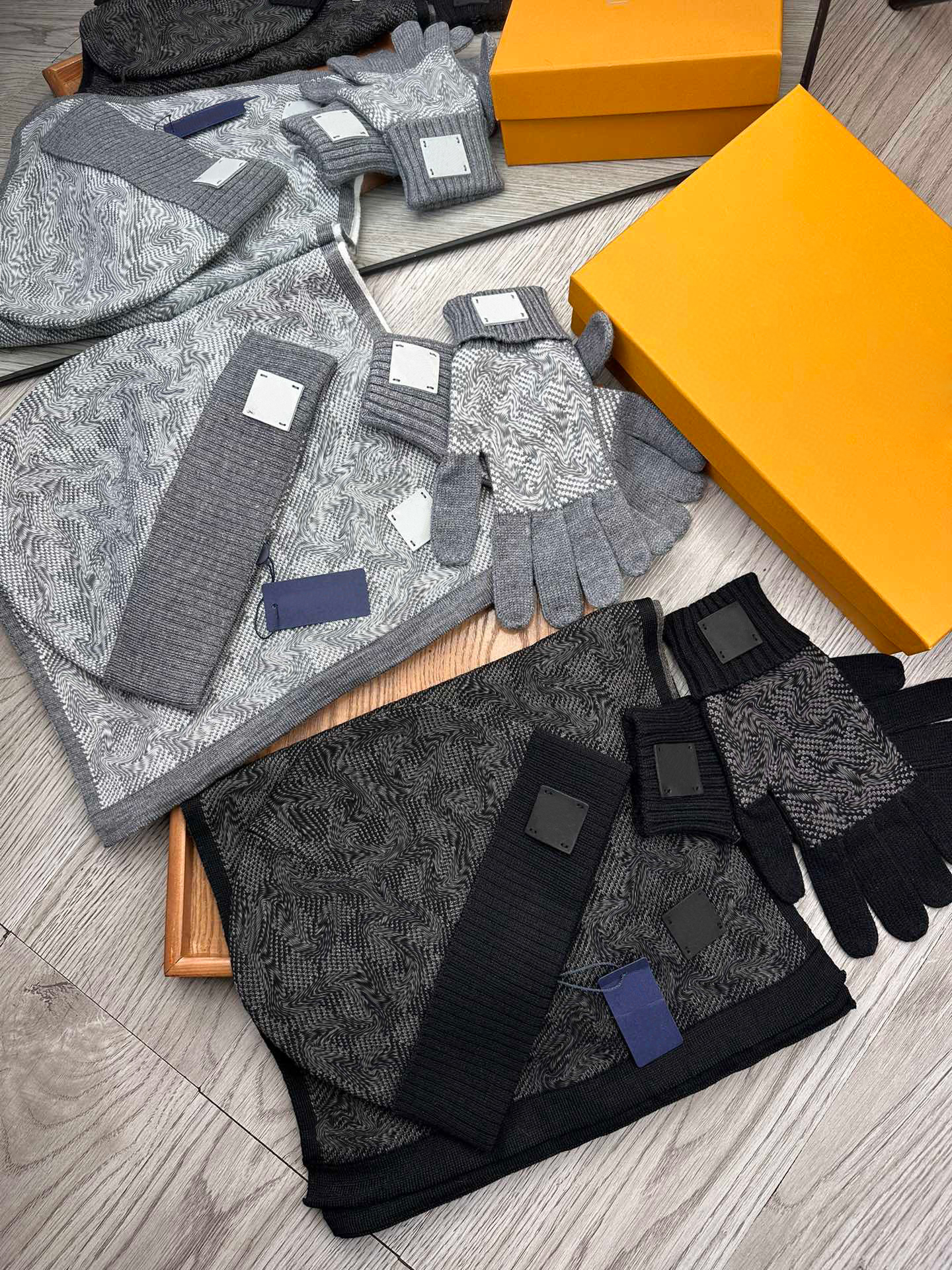 Designer Scarf Hat gloves Set Mens Womens Winter Warm Beanie and Scarves Sets Optional Gift Box