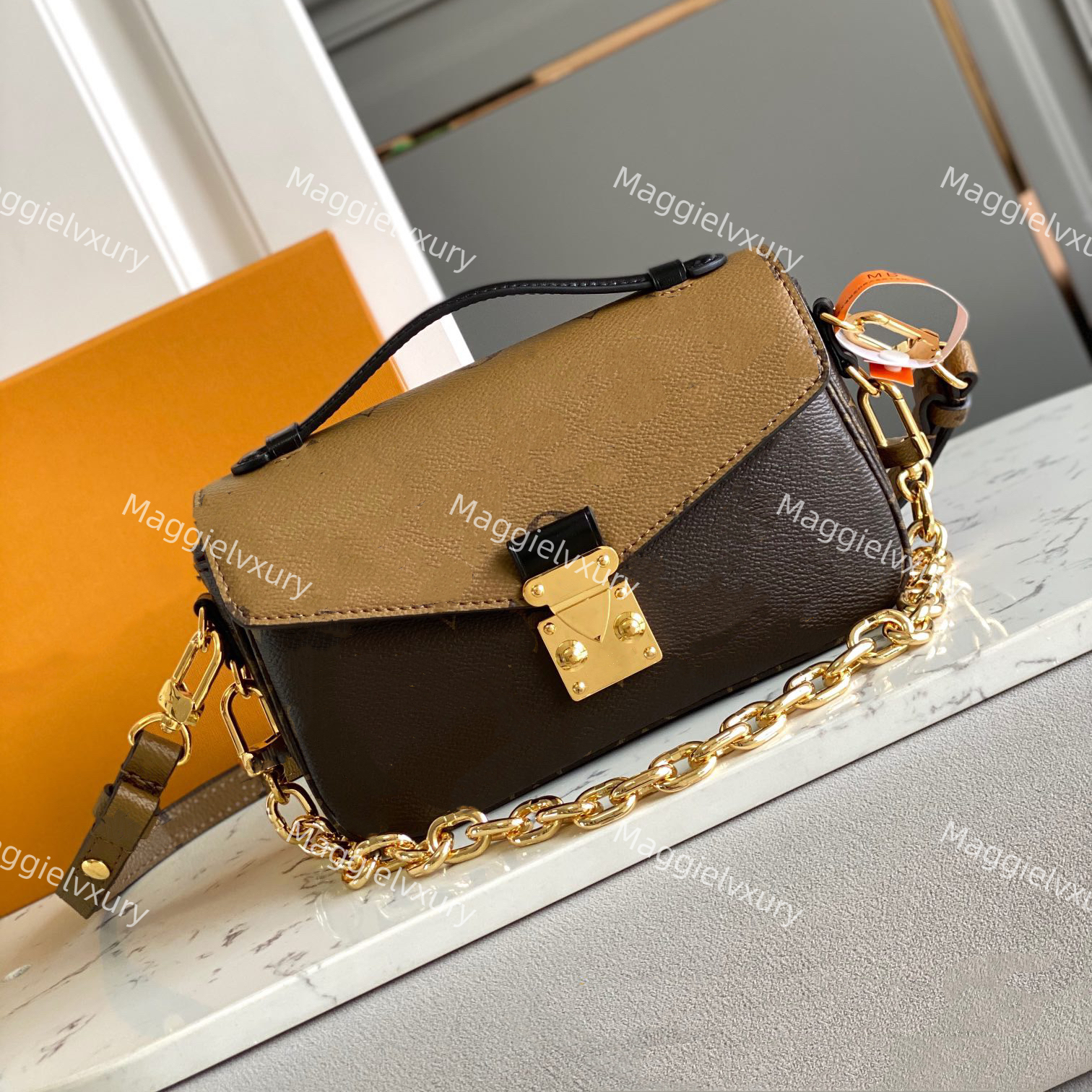 East West Crossbody Bag Women Short Version Chain Shoulder Bags Classic Coated Canvas with Durable Metal