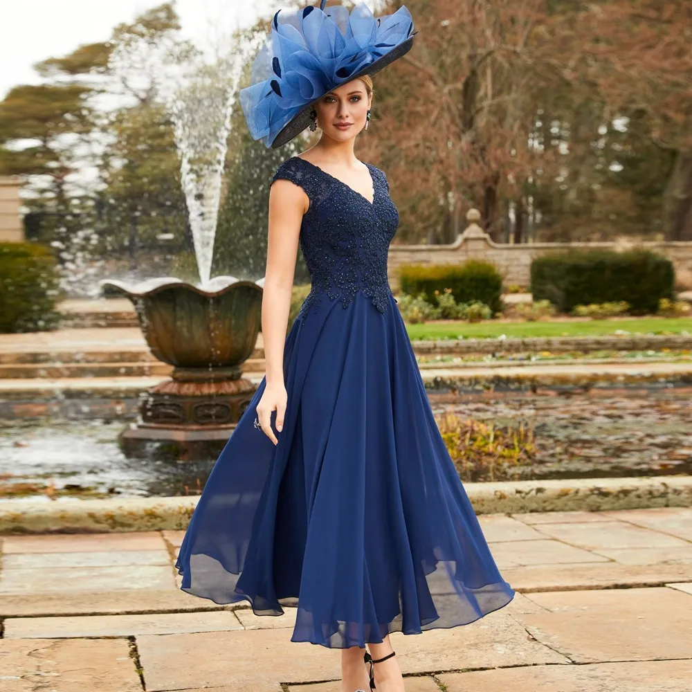 Elegant Tea Length Navy Chiffon Mother Of The Bride Dresses With Embellished Lace Bodice V Neckline Wedding Guest Dress 2024 Groom Mom Prom Party Gown