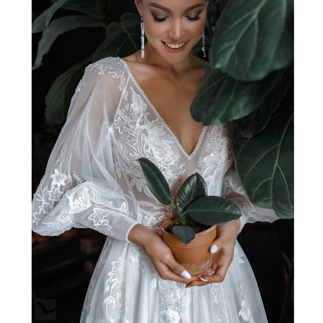 Long Sleeves V Neck Wedding Dress Side Split Lace Appliques Bridal Gowns Sweep Train Robe De