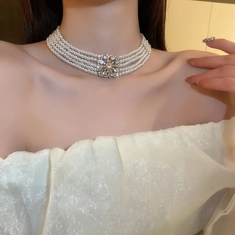 Chokers Multilayer Pearl Choker Necklaces for Women Short Geometric Crystal Necklace Vintage Weddings Bride Jewelry 231016