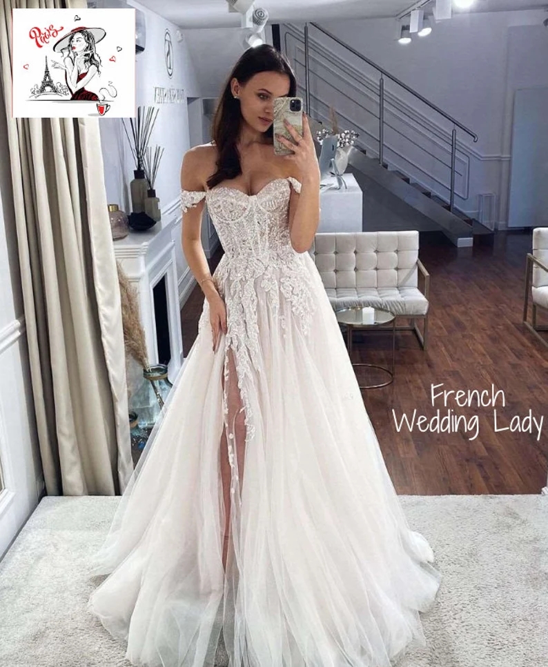 Modern Off The Shoulder Wedding Dress Sleeveless Pleats Satin A-Line Bride Gown Backless Sweep Train Vestido de novia