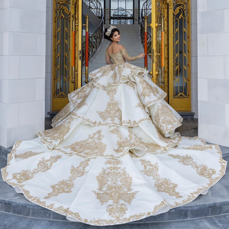 White Long Sleeves Luxury Ball Gown Quinceanera Dresses Gold Appliques Lace Beads Tull Vestido De 15 Anos Sweet 16 Wear Dress
