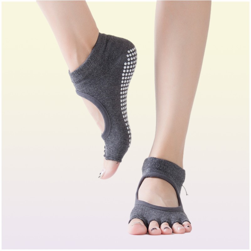 Whole2019 new dighole dispensing professional yoga socks ladies nonslip exposed toe backless gym fivefinger socks sports s