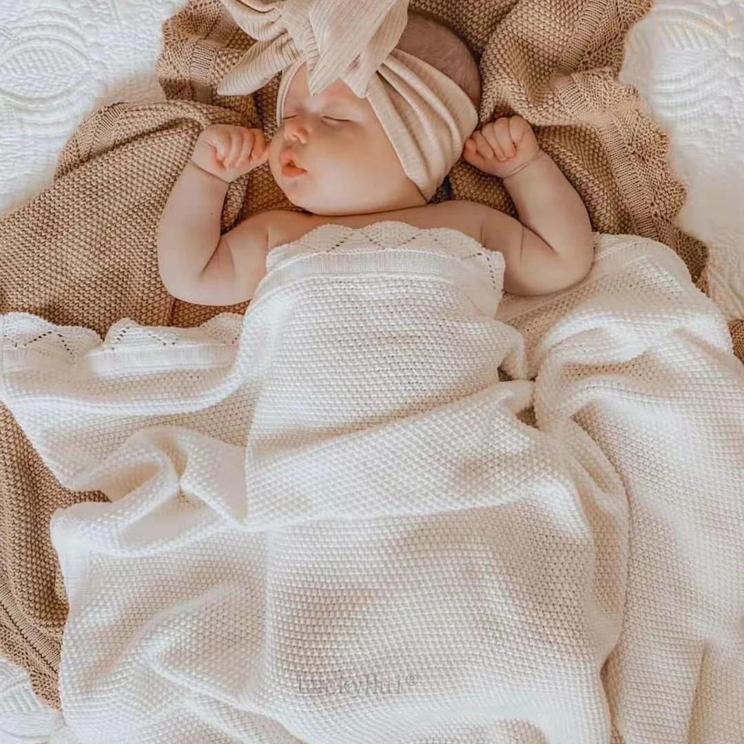 Quilts Personalized Name Knitted Embroidered Custom born Receiving Blanket Swaddle Wrap Infant Boy Girl Blanket Quilt 231017
