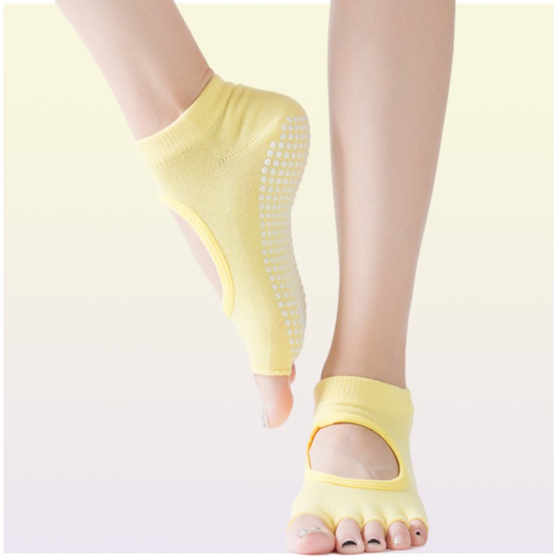 Whole2019 new dighole dispensing professional yoga socks ladies nonslip exposed toe backless gym fivefinger socks sports s
