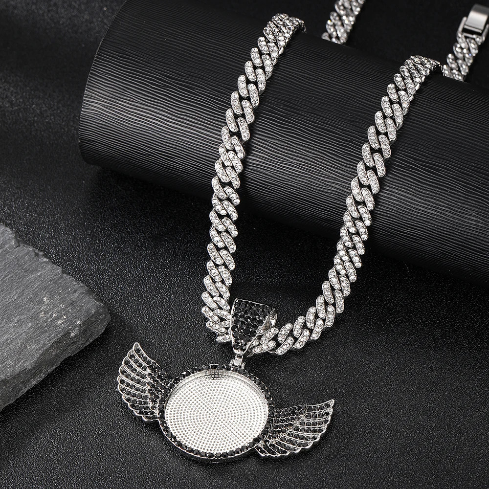 Chokers Picture frame Necklace Personalized for Men Women CZ Angel Wings Heart Medallion Customized P o Memory Pendant Chain 18 Inch 231016