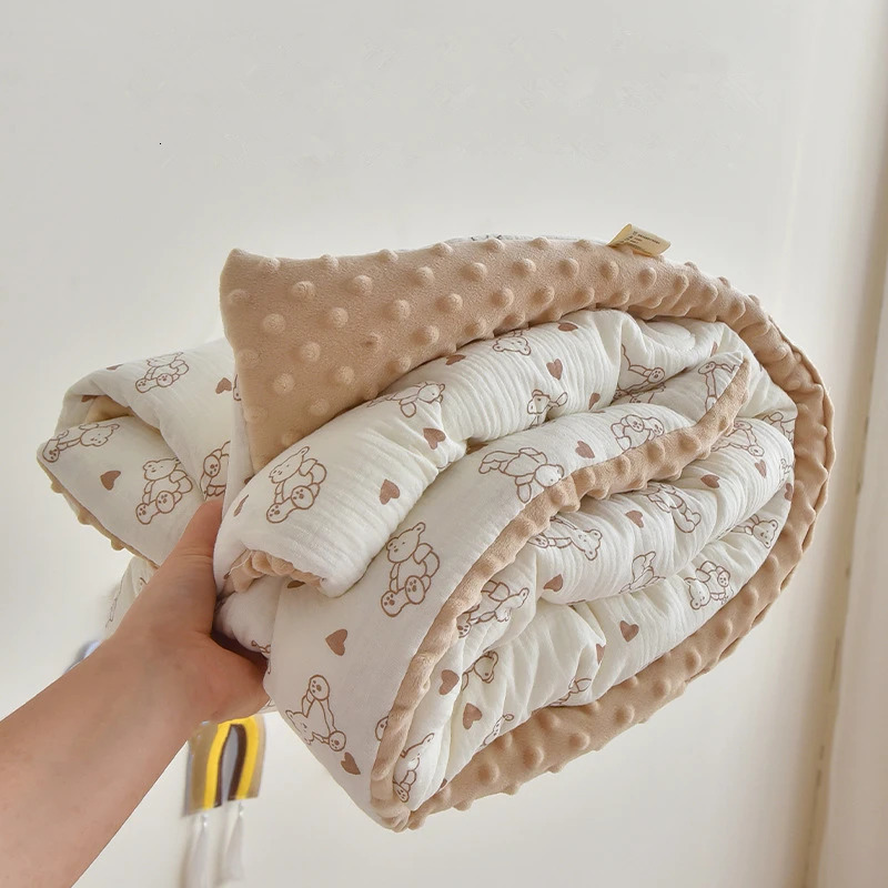 Quilts Winter Thermal Muslin Cotton Baby Duvet born Cozy Quilted Comforter with Dotty lining Soft Infant Baby Blanket with filler 231017