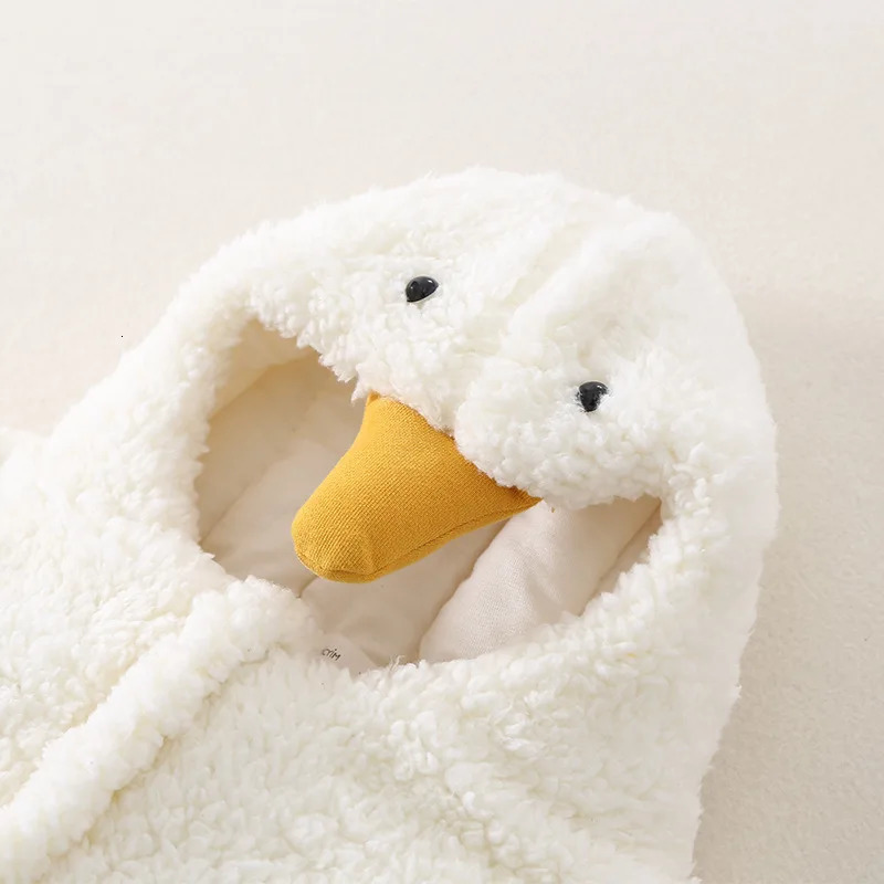 Sleeping Bags Cute Cartoon Baby White Goose Sleeping Bag Autumn and Winter born Baby Onesie Starfish Holding Quilt Warm Crawling Clothes 231017