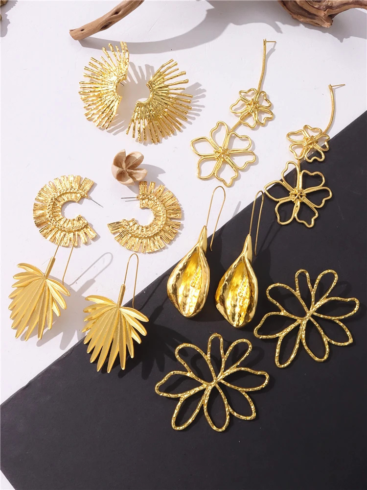 Charm HUANZHI Gold Plated Metal Oversize Earrings Long Drops for Women Maple Leaf Hollow Flower Horn Trendy Chunky Distort Jewelry 231016
