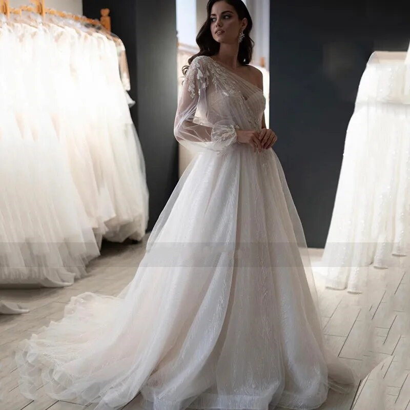 One Shoulder Long Sleeve Wedding Dresses Robe de Mariage Glitter Beads Lace Wedding Gowns Princess Vintage Bridal Dress