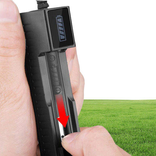 Intelligent USB 37V LiIon Universal Battery Charger Single Slot Suitable For 18650 26650 32650 18500 14500 Rechargable D4 UM2