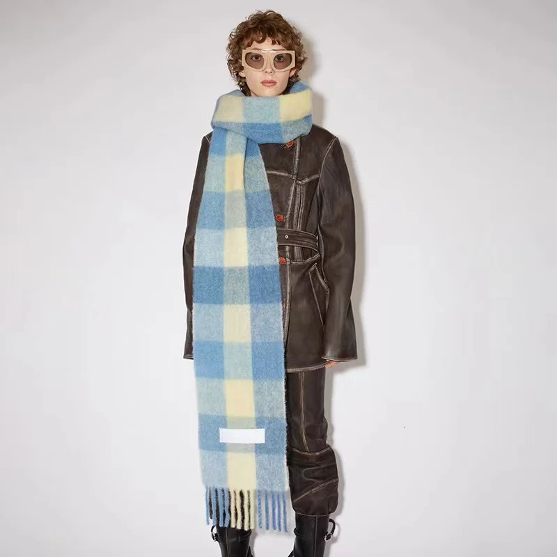 Scarves 2023 Winter Scarf with Tags Thick Warm Solid Cape Wraps Female Bandana Pashmina Cashmere Men Scarf Long Tassel 231018