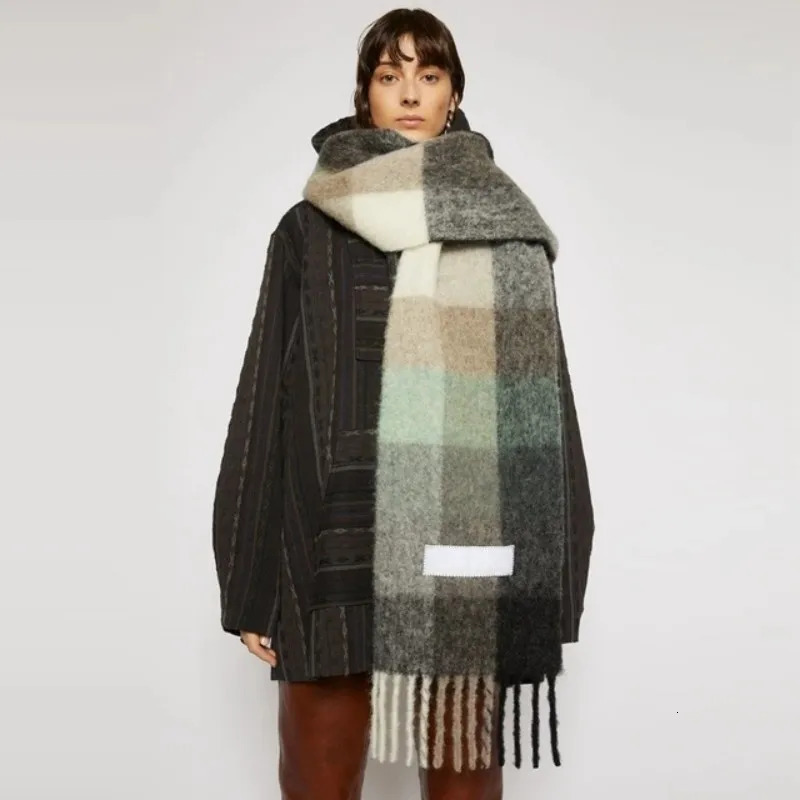Scarves 2023 Winter Scarf with Tags Thick Warm Solid Cape Wraps Female Bandana Pashmina Cashmere Men Scarf Long Tassel 231018