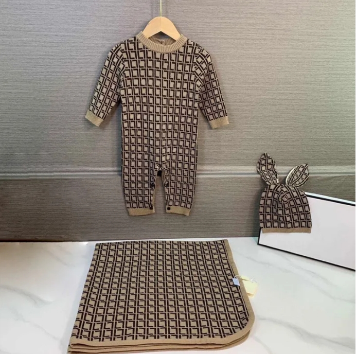 Rompers Baby Newborn Sets New Born Jumpsuits Designer Brand Girls Boys Clothes Letter Overalls Jumpsuit Kids Bodysuit For Babies Hat 18