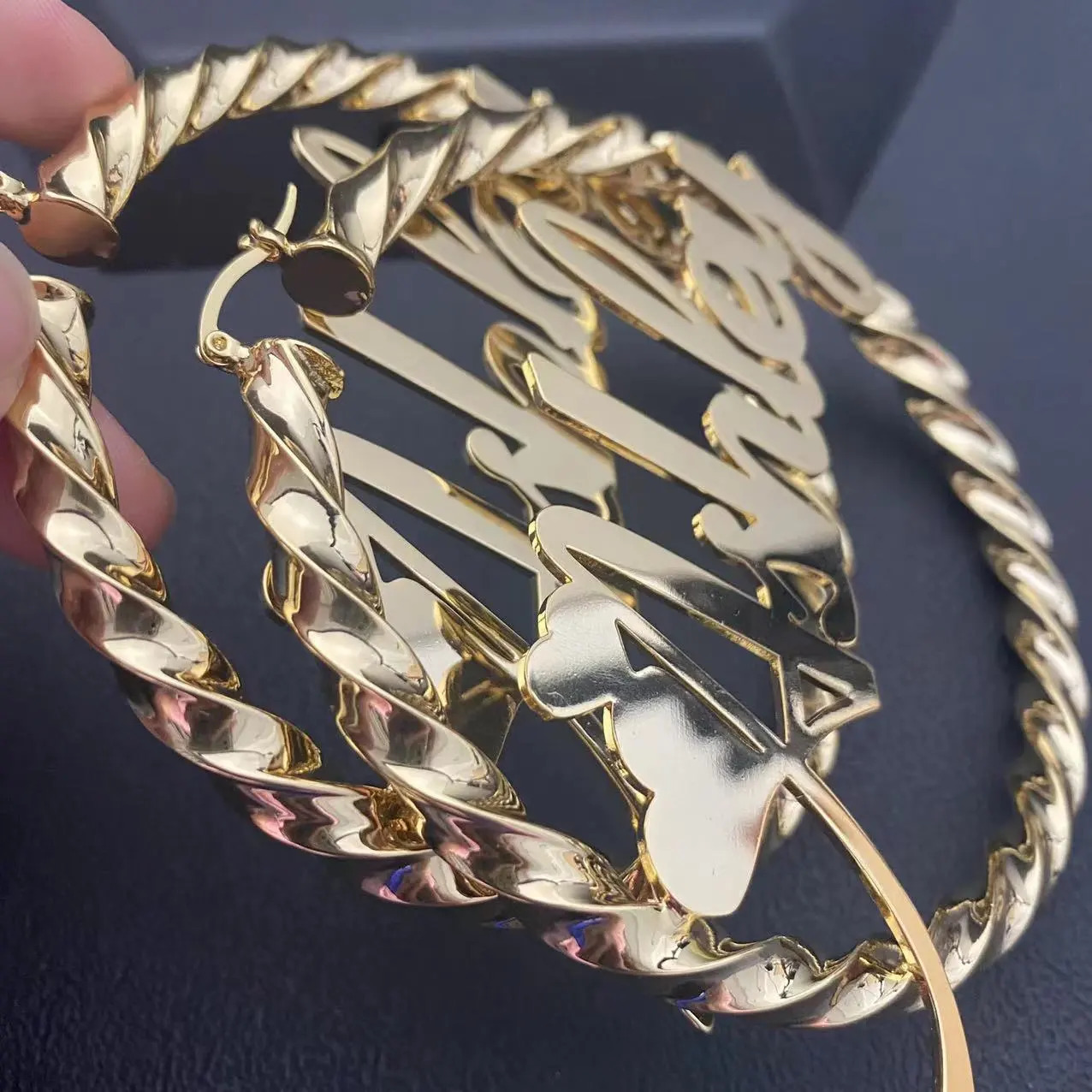 Hoop Huggie Custom Name Earrings Personalized Hoop Earrings Customized Gold Stainless Steel Twist Hoop Earring for Women Girls 231018